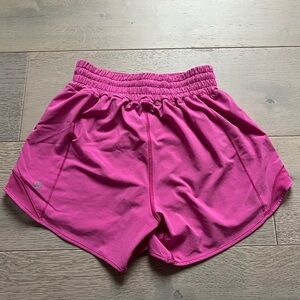 Lululemon high rise 4” Hotty Hots size 2